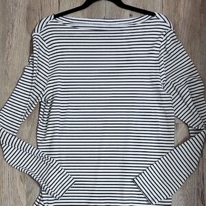 GAP Women's Long Sleeve Top in Black and White Stripes